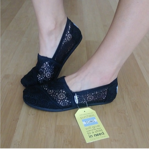 TOMS, womens size 8, lacy Oxford slip on shoes - Picture 7 of 7